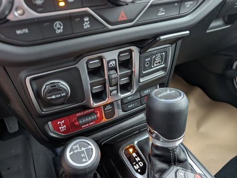 New 2026 Jeep Gladiator Mojave AWD/4WD image 31