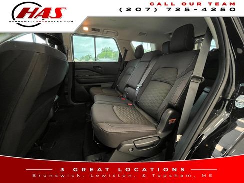 Used 2024 Nissan Pathfinder SV AWD/4WD image 12