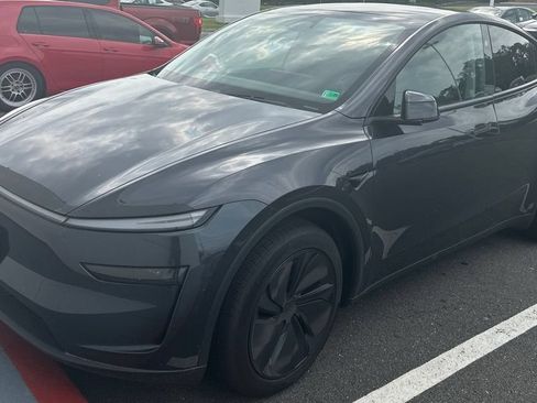 Used 2026 Tesla Model Y 2WD image 2