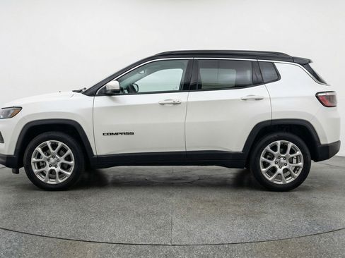 Used 2025 Jeep Compass Limited image 5