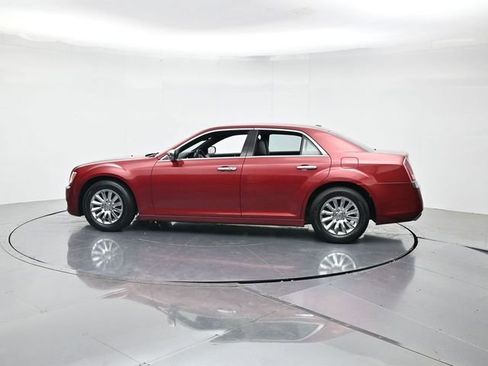 Used 2013 Chrysler 300 RWD image 7