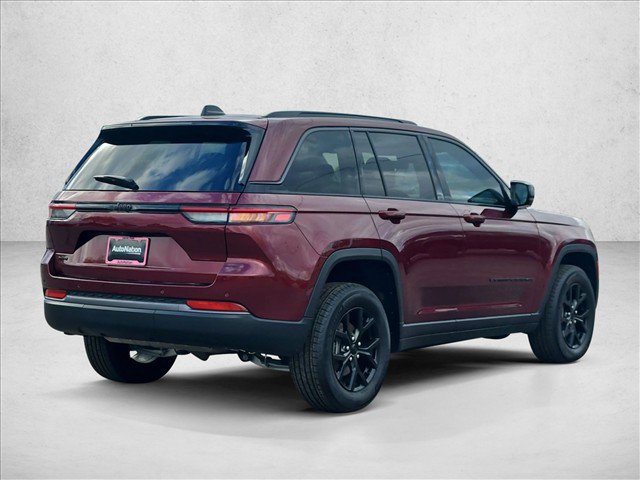 Used 2026 Jeep Grand Cherokee Altitude AWD/4WD image 5