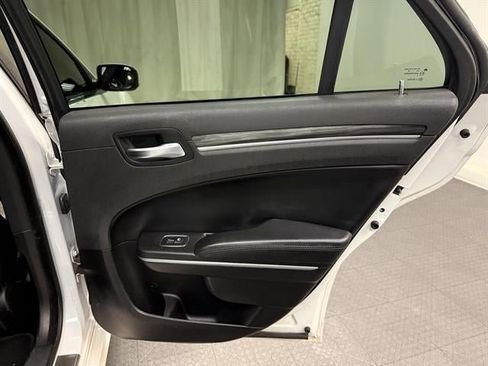 Used 2021 Chrysler 300 Touring L image 18
