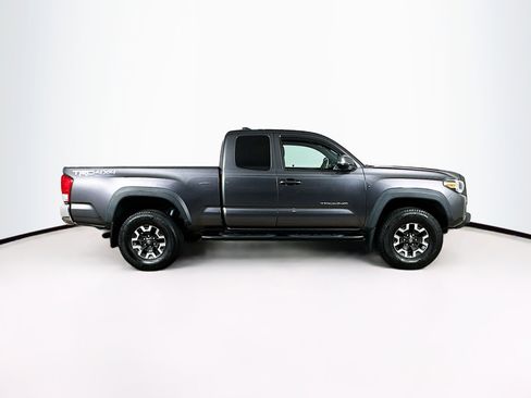 Used 2016 Toyota Tacoma TRD Off-Road w/ Towing Package image 10