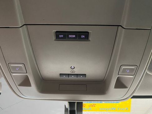 Used 2019 GMC Sierra 2500 SLT w/ Duramax Plus Package image 17