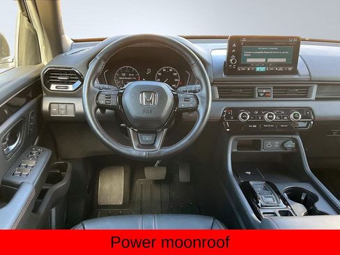 Used 2025 Honda Pilot TrailSport image 5