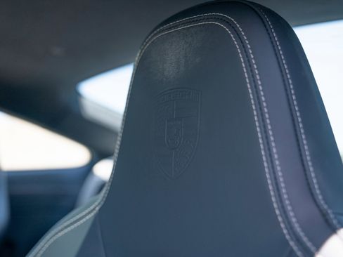 Used 2024 Porsche 911 Carrera RWD image 13