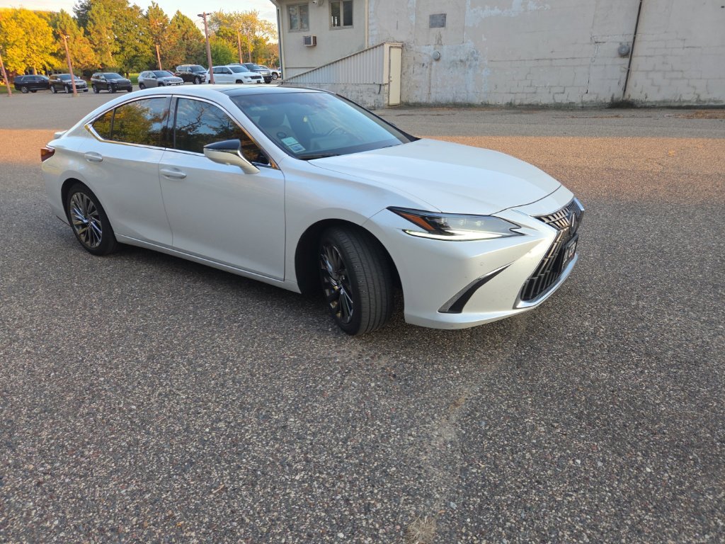 Used 2025 Lexus ES 350 Ultra Luxury w/ Accessory Package (Z1) FWD image 22