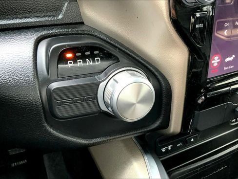 Used 2019 RAM 1500 Laramie image 33