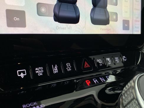 Used 2022 Jeep Grand Wagoneer Series II image 46