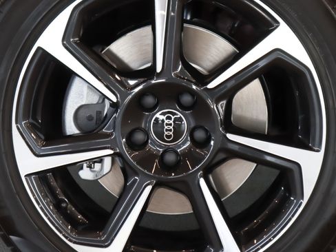 New 2025 Audi Q3 2.0T Premium Plus image 7