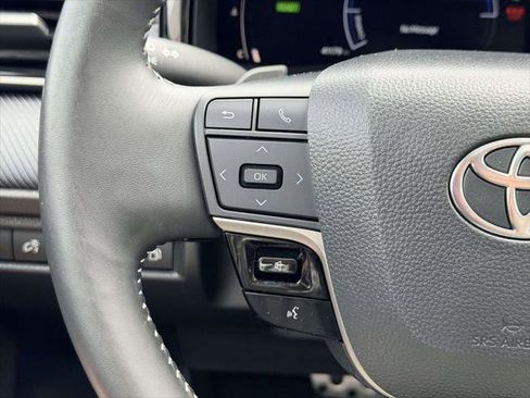 Certified 2025 Toyota Camry SE w/ Convenience Package FWD image 9