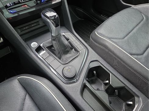 Used 2022 Volkswagen Tiguan SEL R-Line image 25