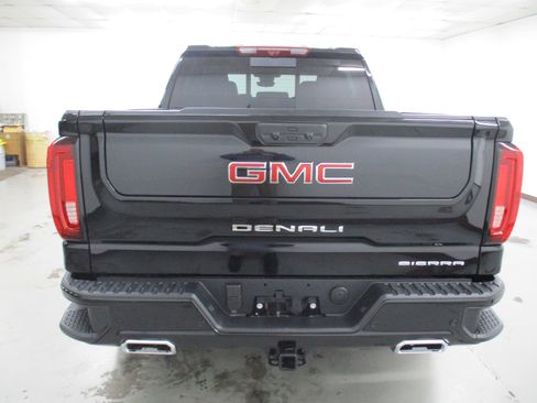 New 2026 GMC Sierra 1500 Denali w/ Denali Reserve Package image 17