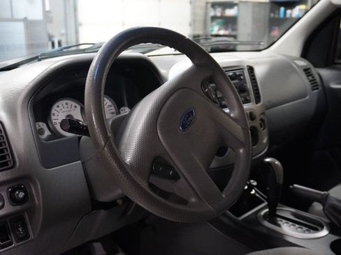 Used 2005 Ford Escape XLT AWD/4WD image 8
