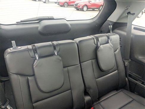 Used 2024 Ford Explorer XLT w/ Equipment Group 202A image 32