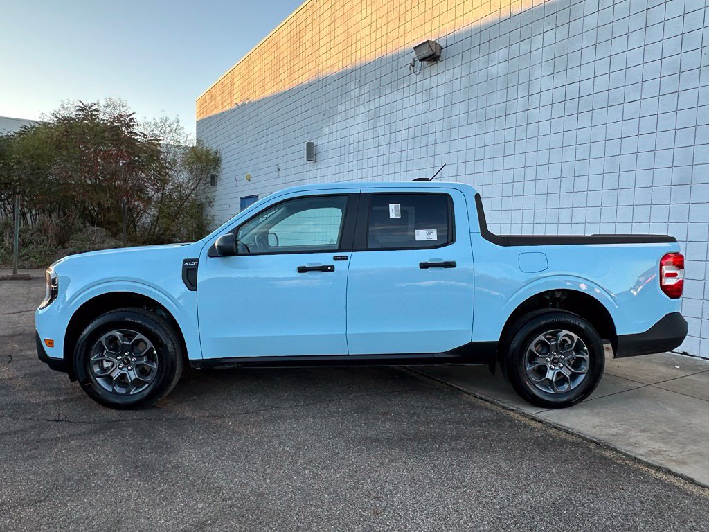New 2026 Ford Maverick XLT w/ Equipment Group 301A AWD/4WD image 2