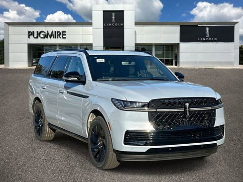New 2025 Lincoln Navigator Reserve w/ Jet Appearance Package image 1