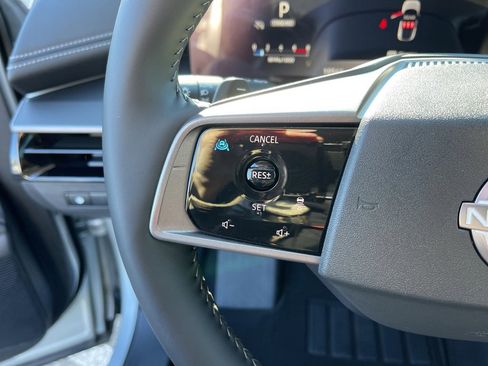 Used 2025 Nissan Murano SV image 17