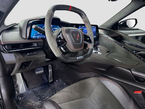 Used 2023 Chevrolet Corvette Z06 w/ Z07 Performance Package RWD image 9