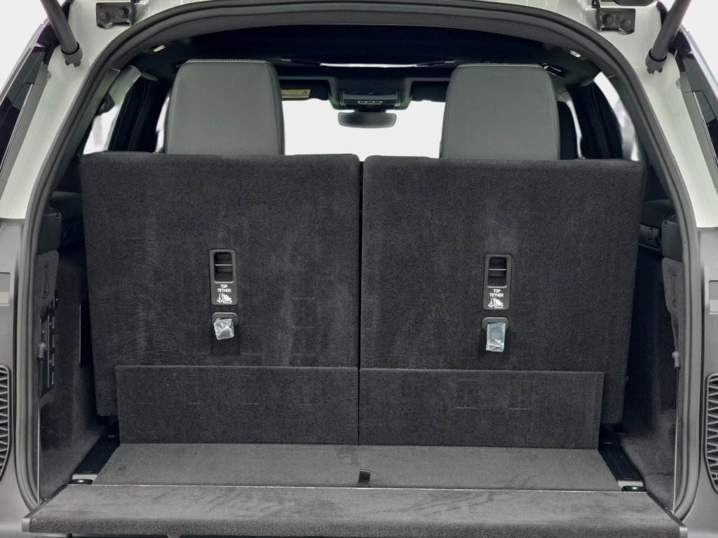 New 2026 Land Rover Discovery S AWD/4WD image 15