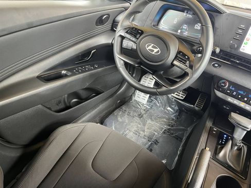 Used 2026 Hyundai Elantra Sport FWD image 39