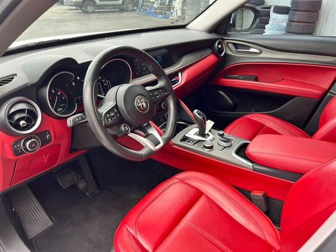 Used 2021 Alfa Romeo Stelvio Ti w/ Active Assist 2 Package TI AWD/4WD image 21
