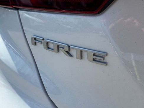 Certified 2022 Kia Forte GT-Line w/ GT-Line Premium Package FWD image 12