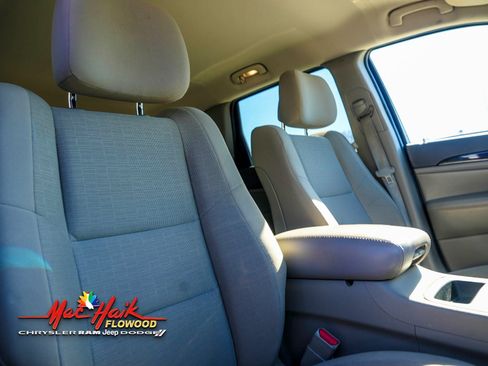 Used 2012 Jeep Grand Cherokee Laredo w/ Laredo E Group image 9