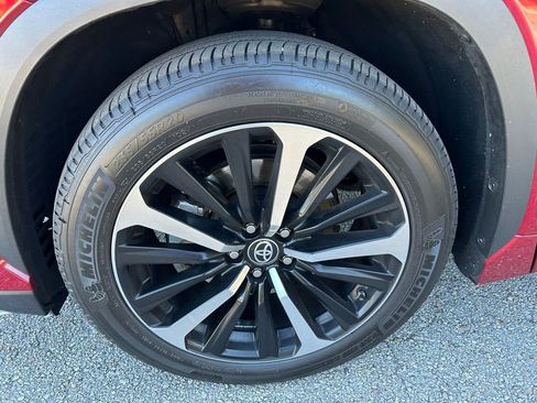 Certified 2022 Toyota Highlander XSE image 9