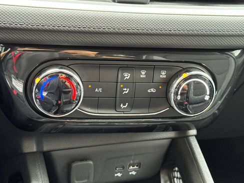 Used 2025 Chevrolet TrailBlazer LT w/ Driver Confidence Package AWD/4WD image 19