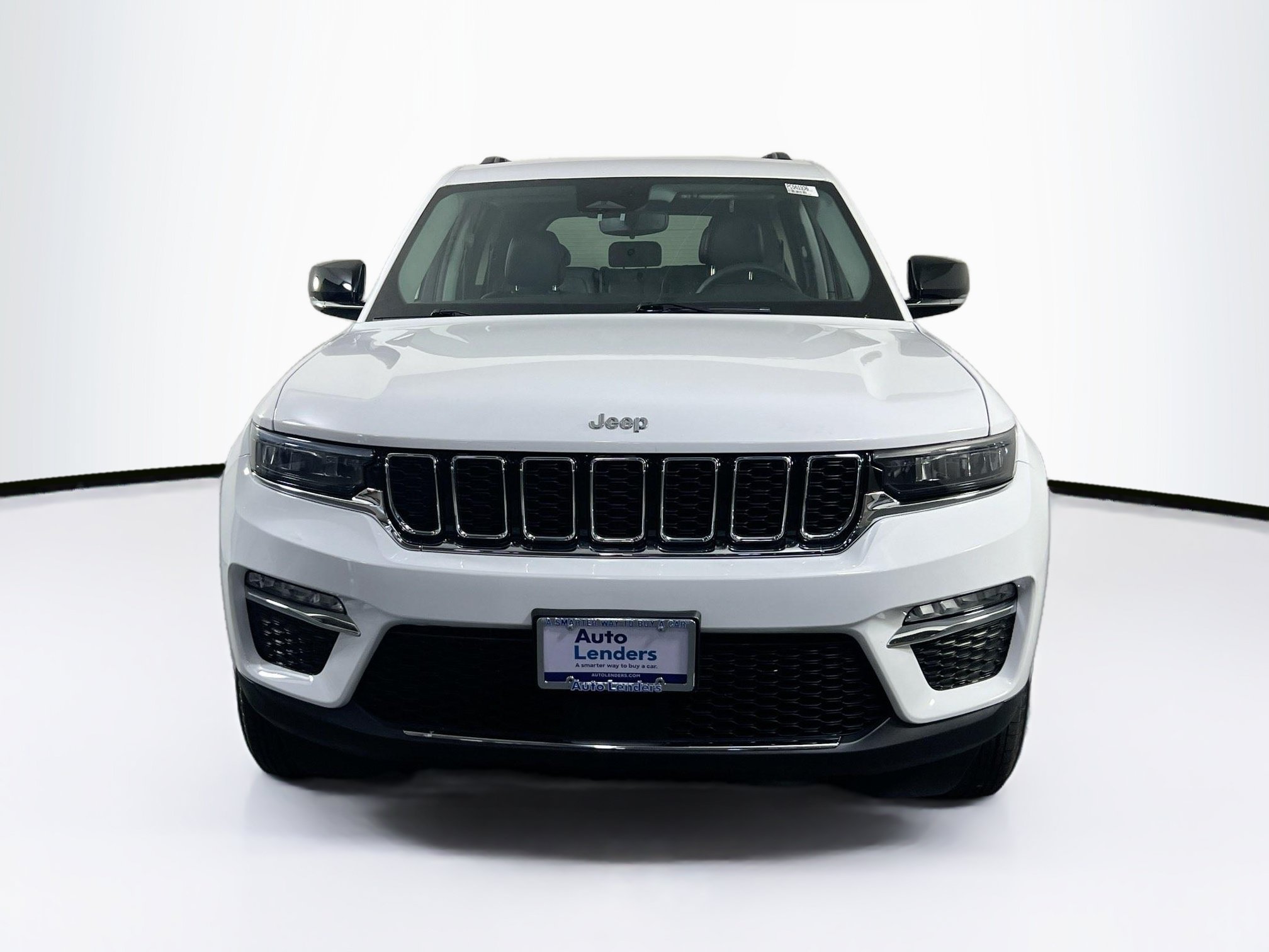 Used 2023 Jeep Grand Cherokee Limited AWD/4WD image 2
