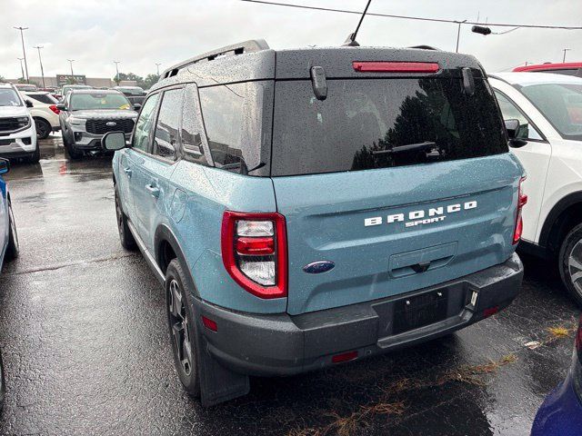 Certified 2022 Ford Bronco Sport Outer Banks w/ Tech Package AWD/4WD image 2