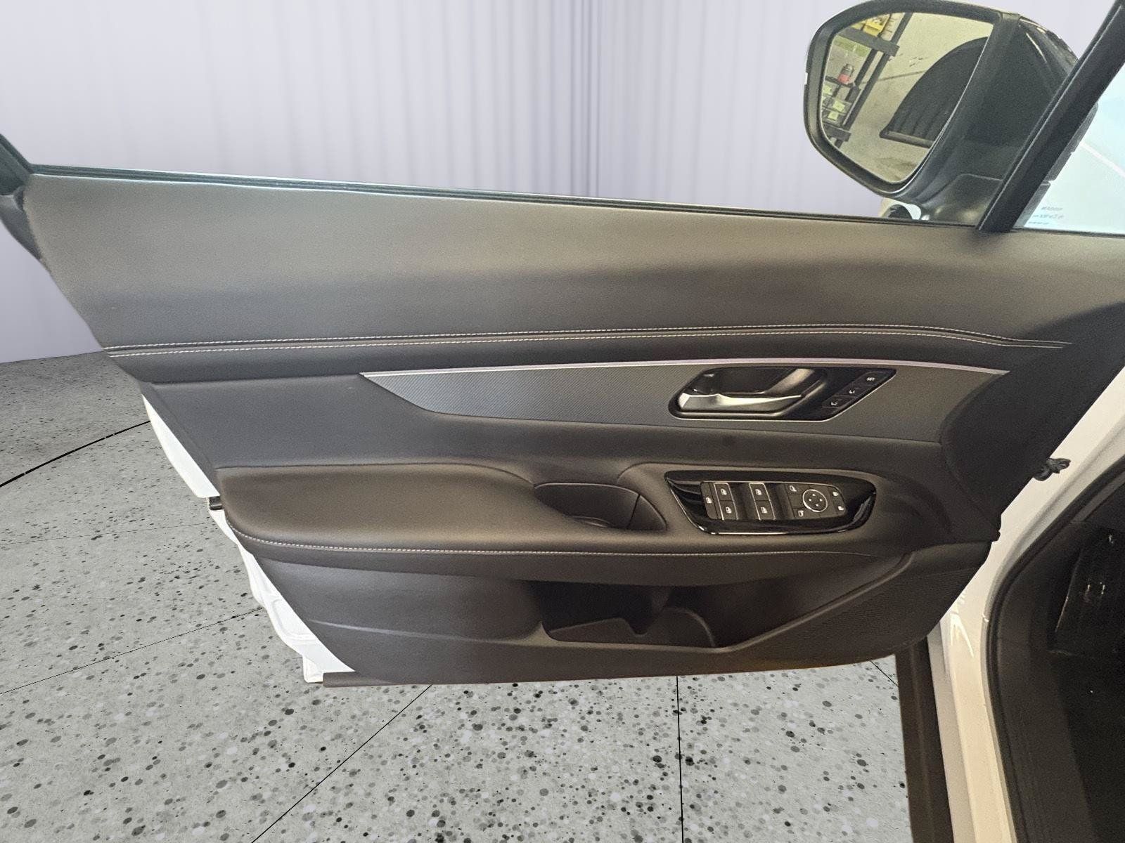 Used 2025 Nissan Murano SL w/ Cargo Package AWD/4WD image 25