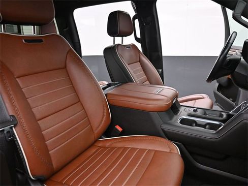 Used 2024 GMC Sierra 3500 Denali Ultimate image 25