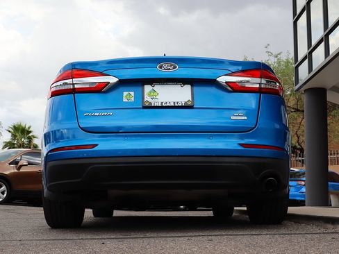 Used 2019 Ford Fusion SE FWD image 12