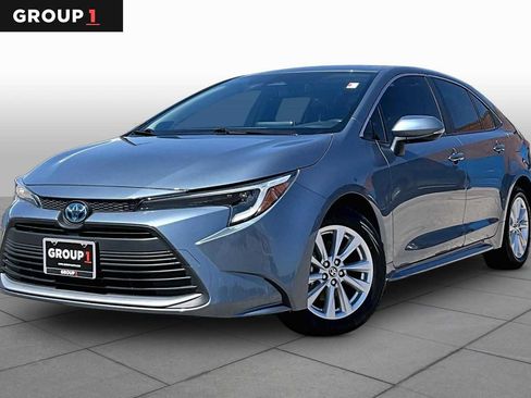 Used 2024 Toyota Corolla XLE FWD image 1