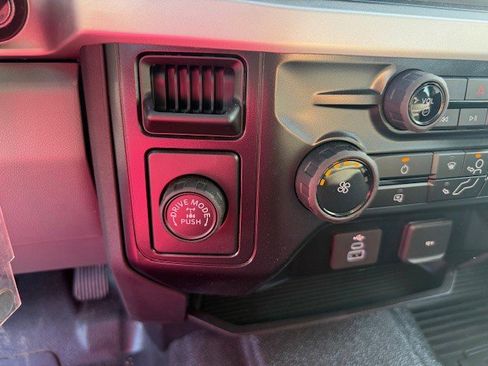 New 2025 Ford F250 XL w/ XL Chrome Package image 15