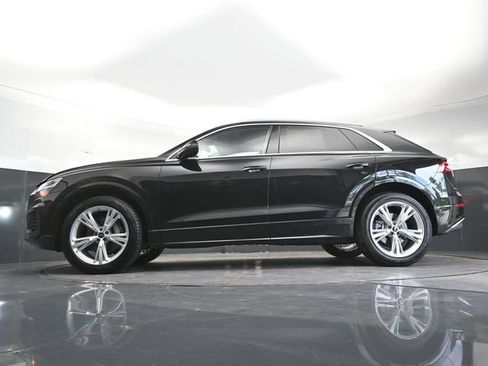 Used 2023 Audi Q8 Prestige AWD/4WD image 32