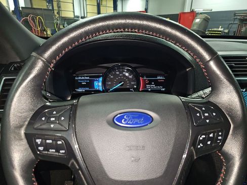 Used 2017 Ford Explorer Sport image 39