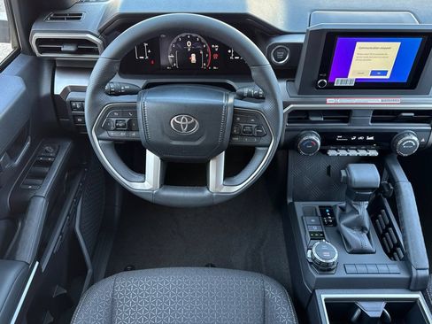 New 2026 Toyota 4Runner SR5 AWD/4WD image 17