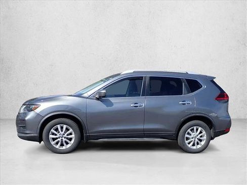Used 2018 Nissan Rogue SV w/ Premium Package image 2