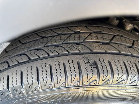 Used 2019 Jeep Cherokee Latitude Plus w/ Cold Weather Group image 29