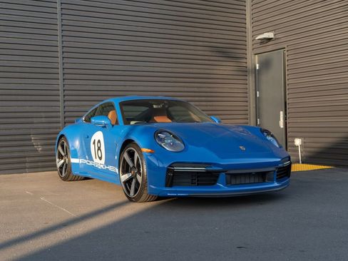 Certified 2023 Porsche 911 Sport Classic RWD image 7