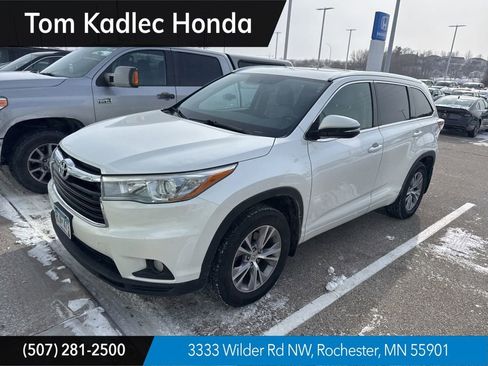 Used 2015 Toyota Highlander XLE image 1