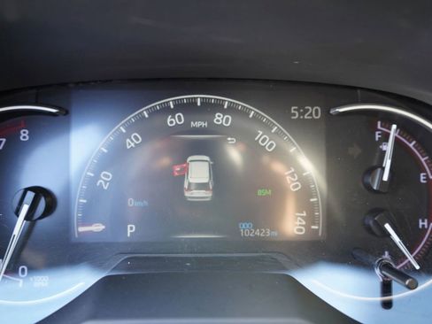 Used 2020 Toyota RAV4 Limited FWD image 10