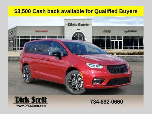 New 2026 Chrysler Pacifica Select AWD/4WD image 1