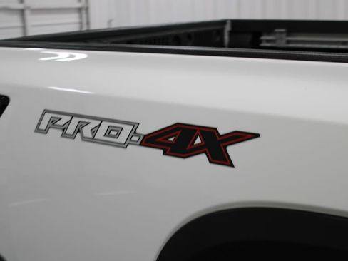 Used 2023 Nissan Frontier PRO-4X w/ Pro-4X Premium Package image 13