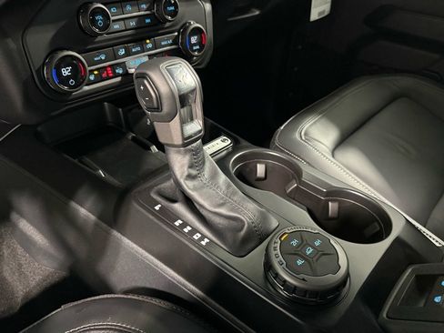 New 2025 Ford Bronco Outer Banks image 16