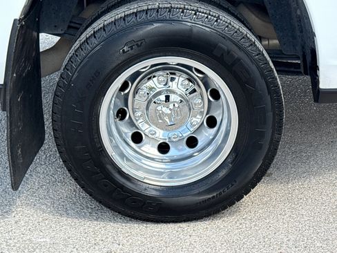 Used 2026 RAM 3500 Laramie AWD/4WD image 11